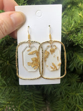 Load image into Gallery viewer, Gold Flake Acrylic Chandelier Earrings