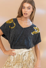 Load image into Gallery viewer, Tiger Sequin Patch T Shirt