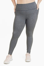 Load image into Gallery viewer, Curvy Tapered Band Essential High Waist Leggings